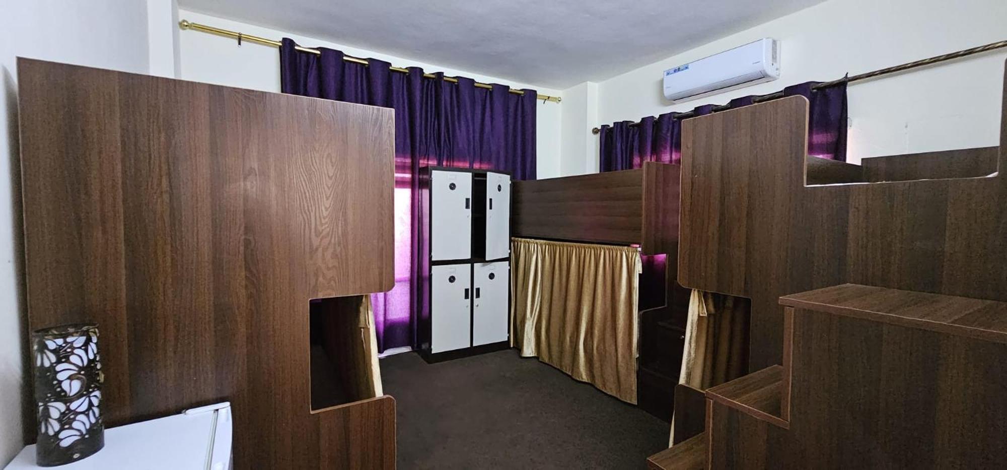Pizza Street Hostel العقبة الغرفة الصورة