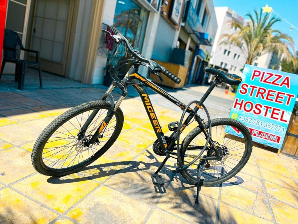 Pizza Street Hostel العقبة المظهر الخارجي الصورة